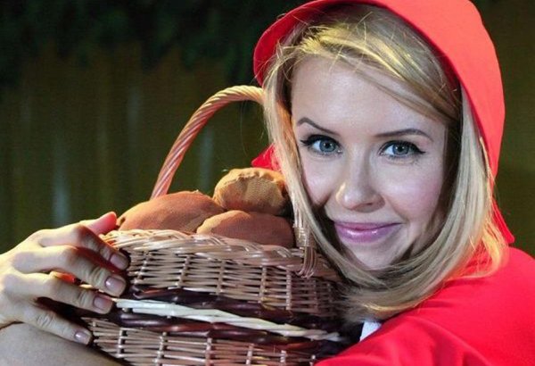 Мирослава Карпович привезла в Баку пирожки от бабушки (ФОТО)