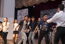 Задорный смех и юмор на бакинской сцене: почетный гость – супруга Анара Мамедханова  (ФОТО)