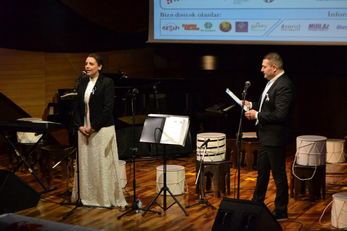 В Баку впервые прошел необычный концерт детей с аутизмом "Зажги синим" (ФОТО)