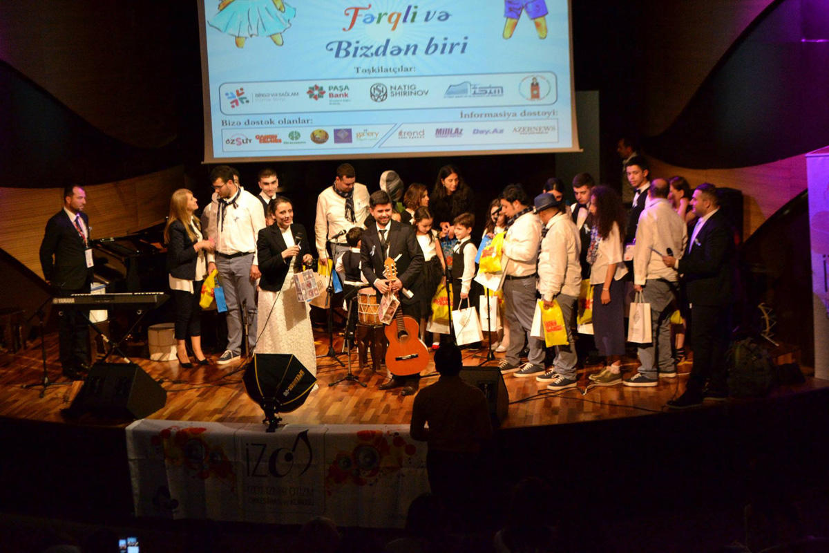 В Баку впервые прошел необычный концерт детей с аутизмом "Зажги синим" (ФОТО)