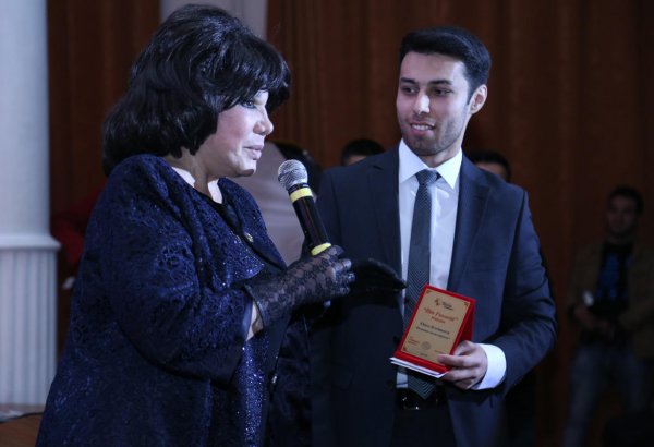 В Баку прошла церемония награждения премии "Фаворит года" (ФОТО)