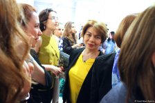 В Баку открылась выставка Вугара Мурадова "Сходства", посвященная ковровому искусству (ФОТО)