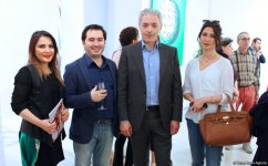 В Баку открылась выставка Вугара Мурадова "Сходства", посвященная ковровому искусству (ФОТО)