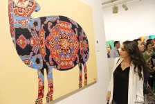 В Баку открылась выставка Вугара Мурадова "Сходства", посвященная ковровому искусству (ФОТО)