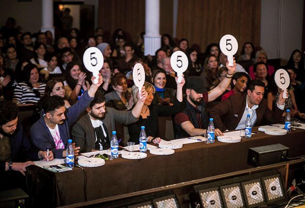 "Разбор полетов" в Баку - определились финалисты Юниор Лиги КВН (ФОТО)