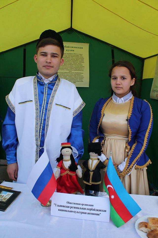 Азербайджанская культура и кухня на фестивале в Ульяновске (ФОТО)