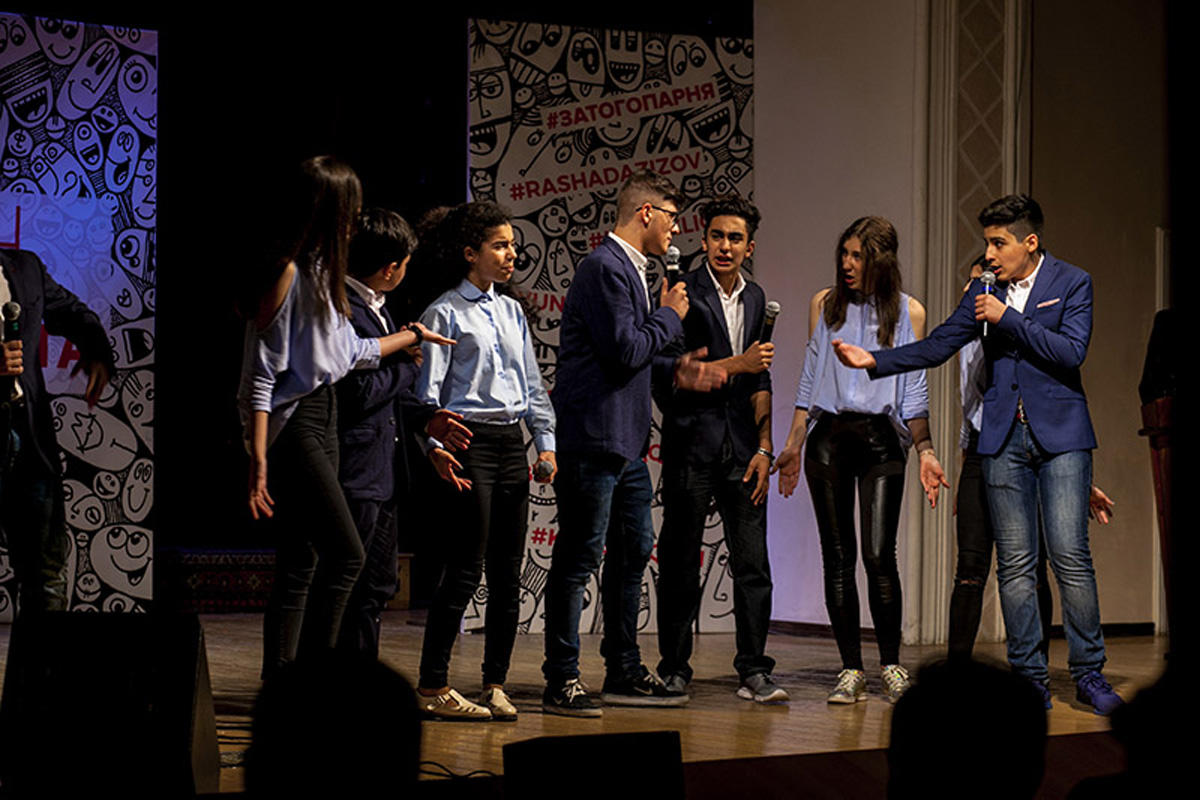 "Разбор полетов" в Баку - определились финалисты Юниор Лиги КВН (ФОТО)