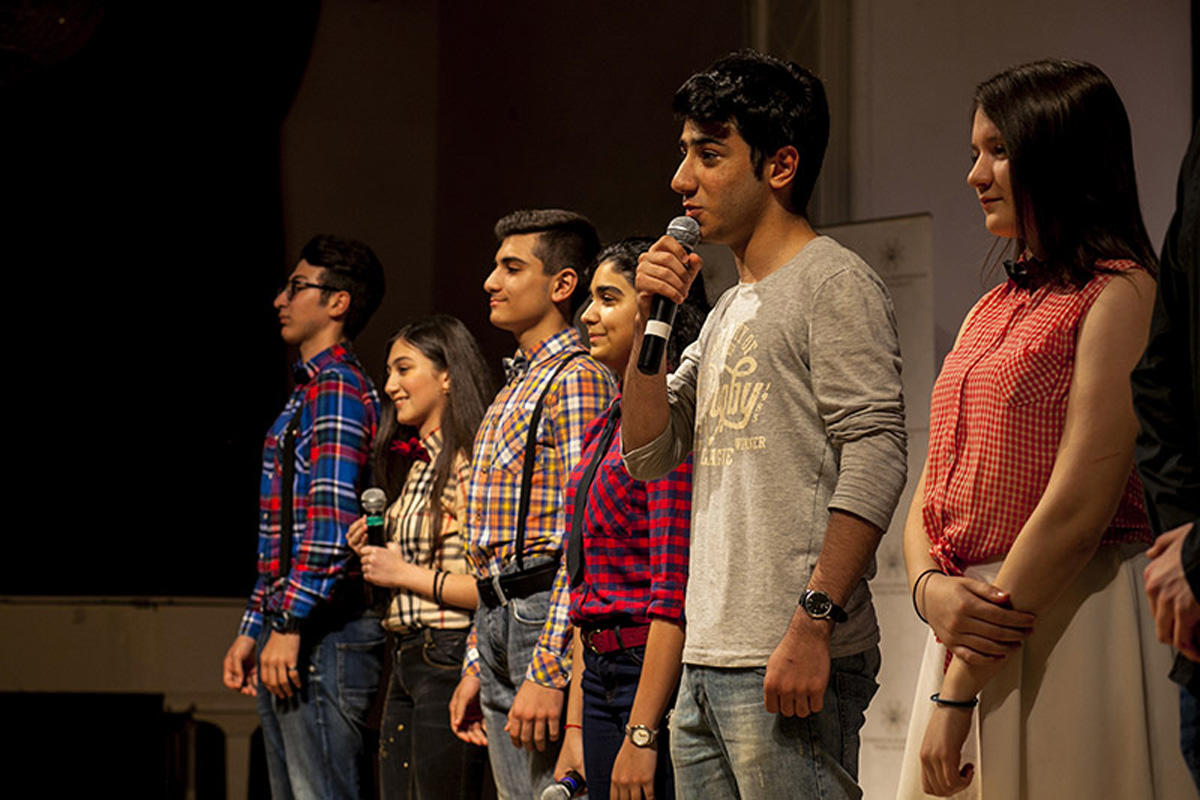 "Разбор полетов" в Баку - определились финалисты Юниор Лиги КВН (ФОТО)