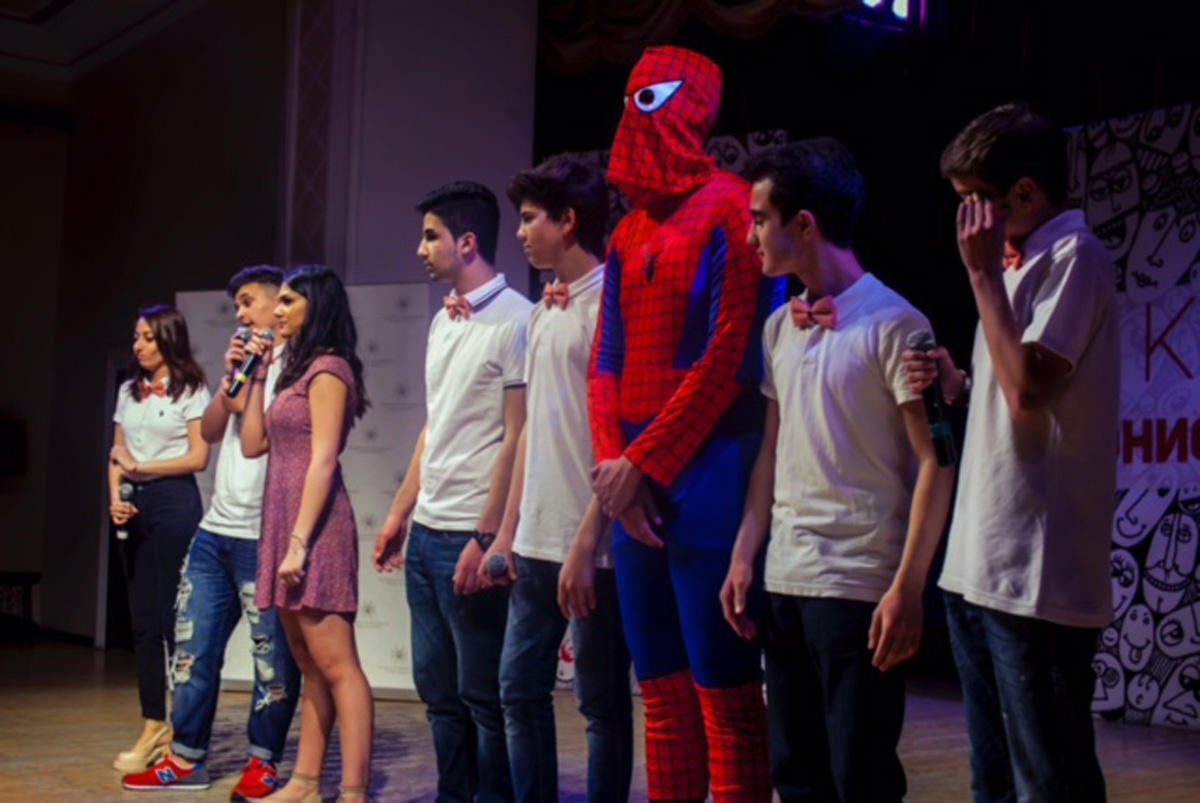 "Разбор полетов" в Баку - определились финалисты Юниор Лиги КВН (ФОТО)