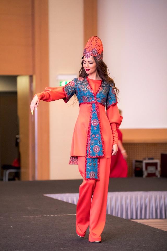 В Австрии представлена национальная коллекция Гюльнары Халиловой, посвященная Исламиаде (ФОТО)