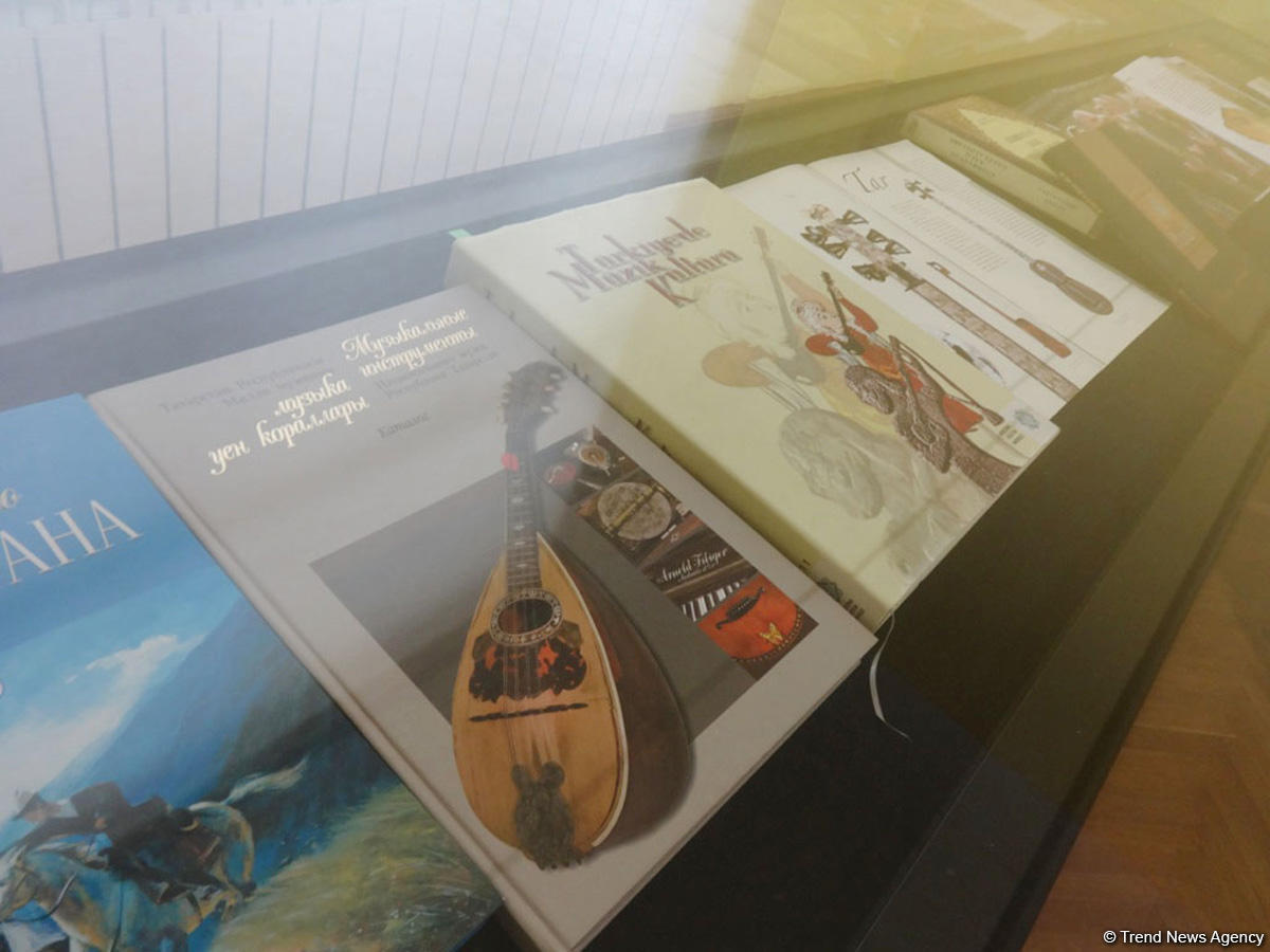 Музыкальные инструменты исламского мира представлены в Баку (ФОТО)