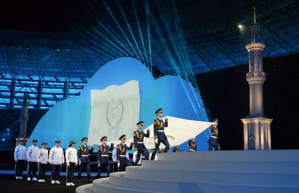 Феерическое открытие  Исламиады  в Баку, или Волшебное путешествие Мины с воздушным змеем (ФОТО)