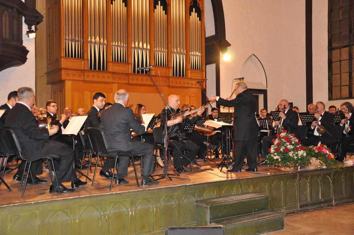 Магия тара в органном зале в Баку (ФОТО)