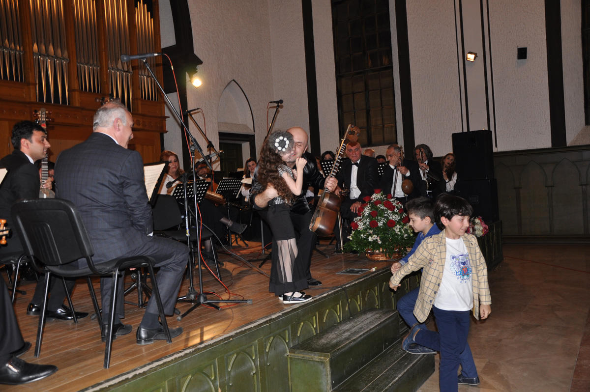 Магия тара в органном зале в Баку (ФОТО)