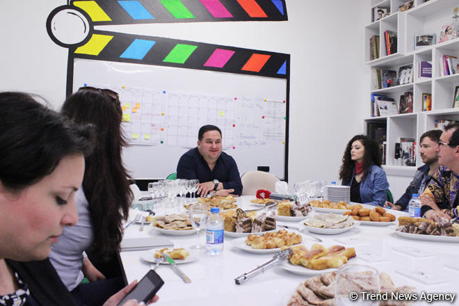 Мурад Дадашов пригласил на завтрак журналистов и рассказал о реалити-шоу "Машын" (ФОТО)