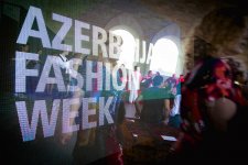 Индивидуальность и оригинальность Azerbaijan Fashion Week: день второй (ФОТО)