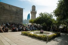 Индивидуальность и оригинальность Azerbaijan Fashion Week: день второй (ФОТО)