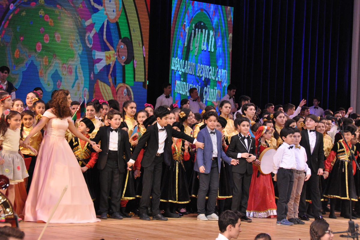 Cтупеньки к славе начинаются с "Pillə" – праздничный вечер в Баку (ФОТО)