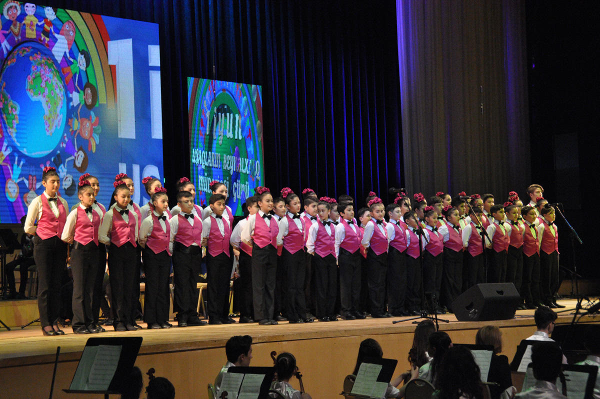 Cтупеньки к славе начинаются с "Pillə" – праздничный вечер в Баку (ФОТО)