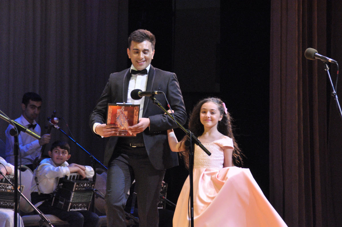 Cтупеньки к славе начинаются с "Pillə" – праздничный вечер в Баку (ФОТО)