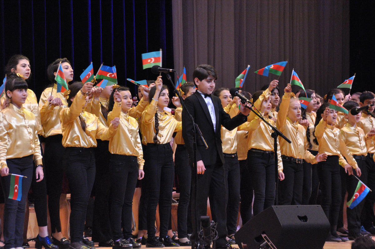 Cтупеньки к славе начинаются с "Pillə" – праздничный вечер в Баку (ФОТО)