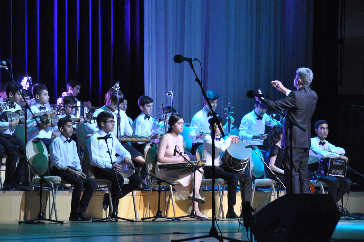 Cтупеньки к славе начинаются с "Pillə" – праздничный вечер в Баку (ФОТО)