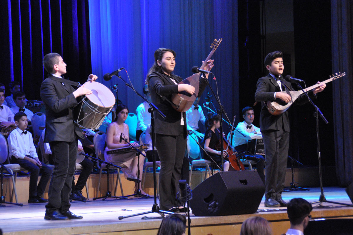 Cтупеньки к славе начинаются с "Pillə" – праздничный вечер в Баку (ФОТО)