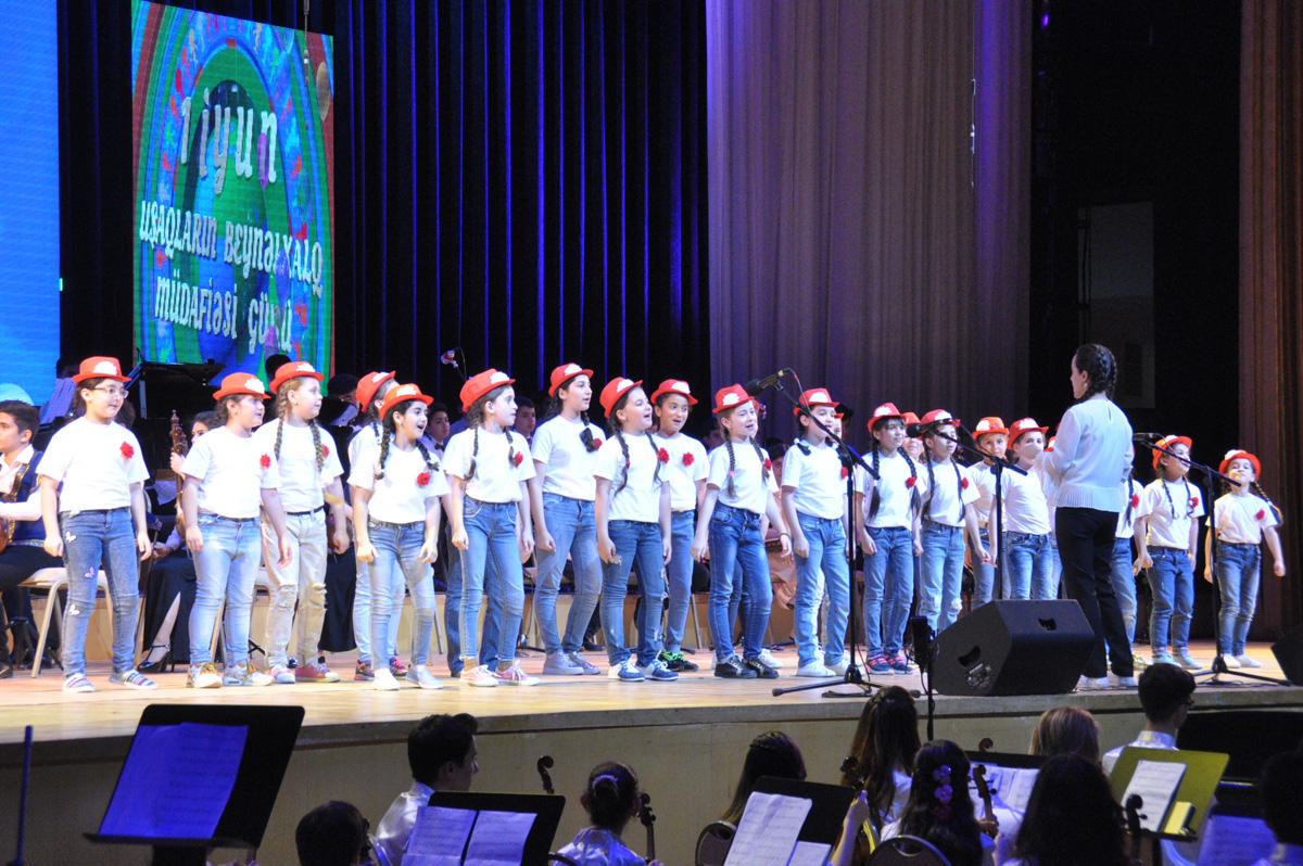 Cтупеньки к славе начинаются с "Pillə" – праздничный вечер в Баку (ФОТО)