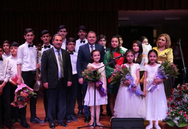 11 ведущих педагогов бакинской школы (ФОТО)