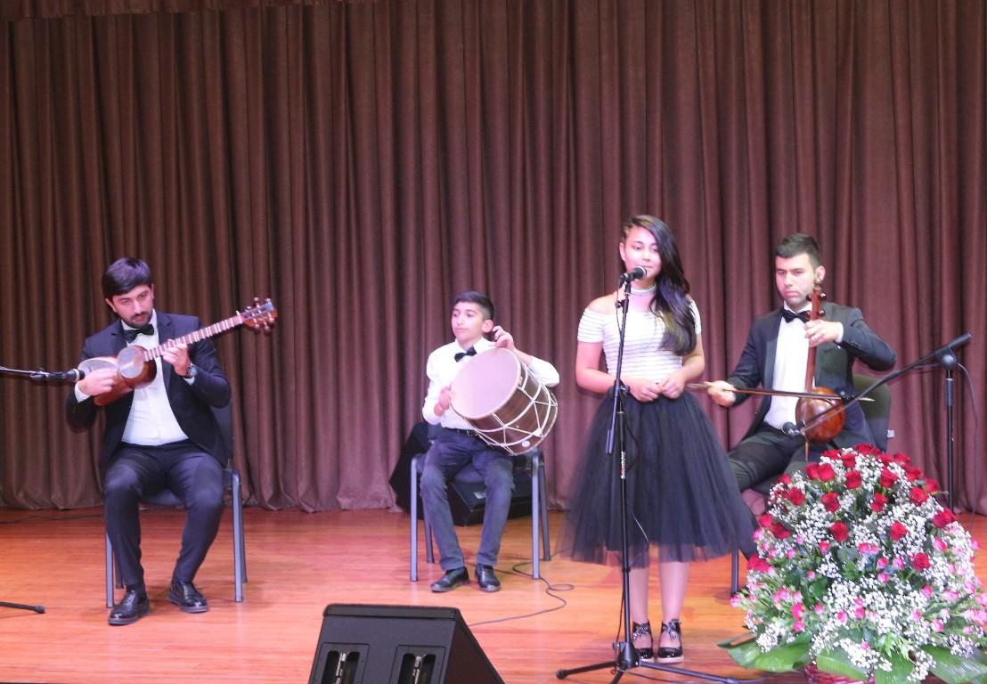 11 ведущих педагогов бакинской школы (ФОТО)