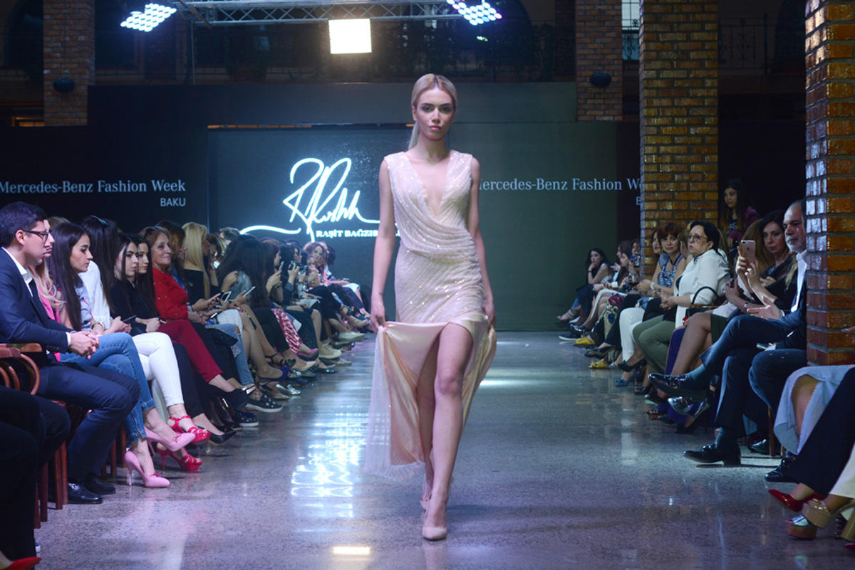 Ретро-очарование Mercedes Benz Fashion Week в Баку (ФОТО)