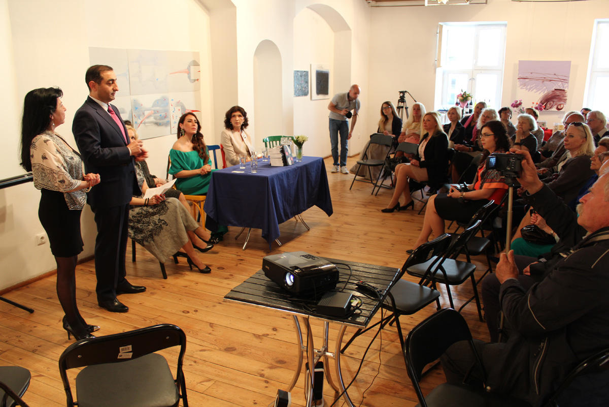 В Вильнюсе представлен международный проект Гюнель Анаргызы "Карабахские рассказы" (ФОТО)