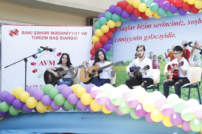 Праздник в бакинской библиотеке (ФОТО)
