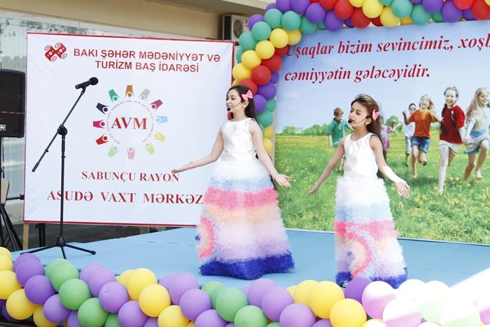 Праздник в бакинской библиотеке (ФОТО)