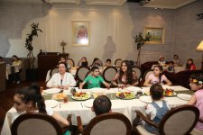 Вице-президент Фонда Гейдара Алиева Лейла Алиева встретилась с воспитанниками бакинского детского дома номер 2 (ФОТО)