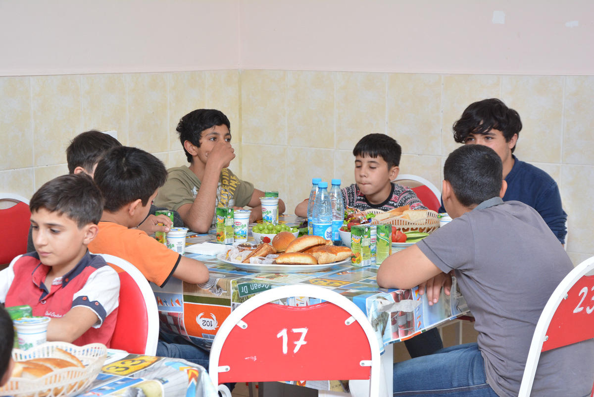 Коллектив проекта Lider TV провел благотворительную акцию в "Ümid Yeri"  (ФОТО)