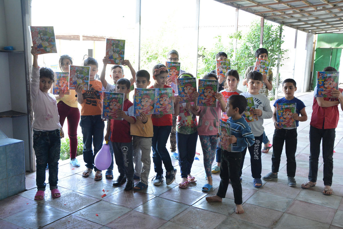 Коллектив проекта Lider TV провел благотворительную акцию в "Ümid Yeri"  (ФОТО)