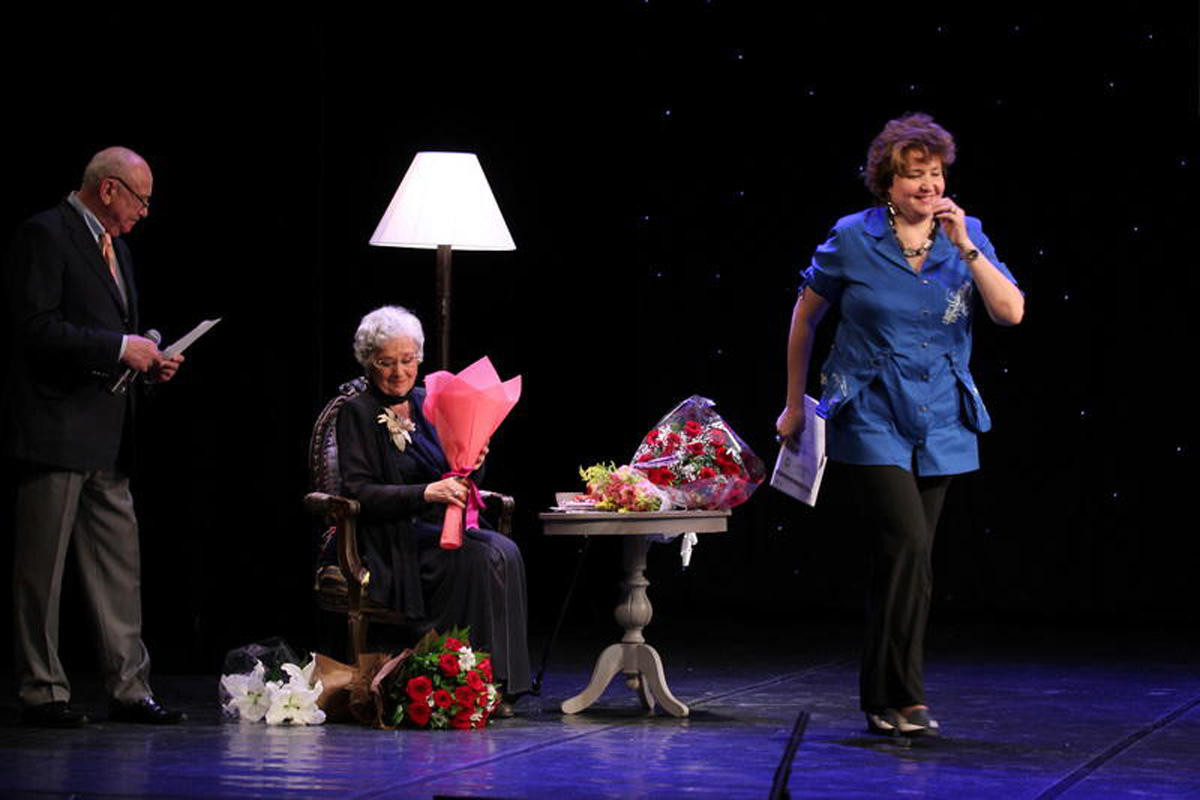 "Мир воздвигнут на любви…" В Русской драме отметили юбилей легендарной актрисы (ФОТО)