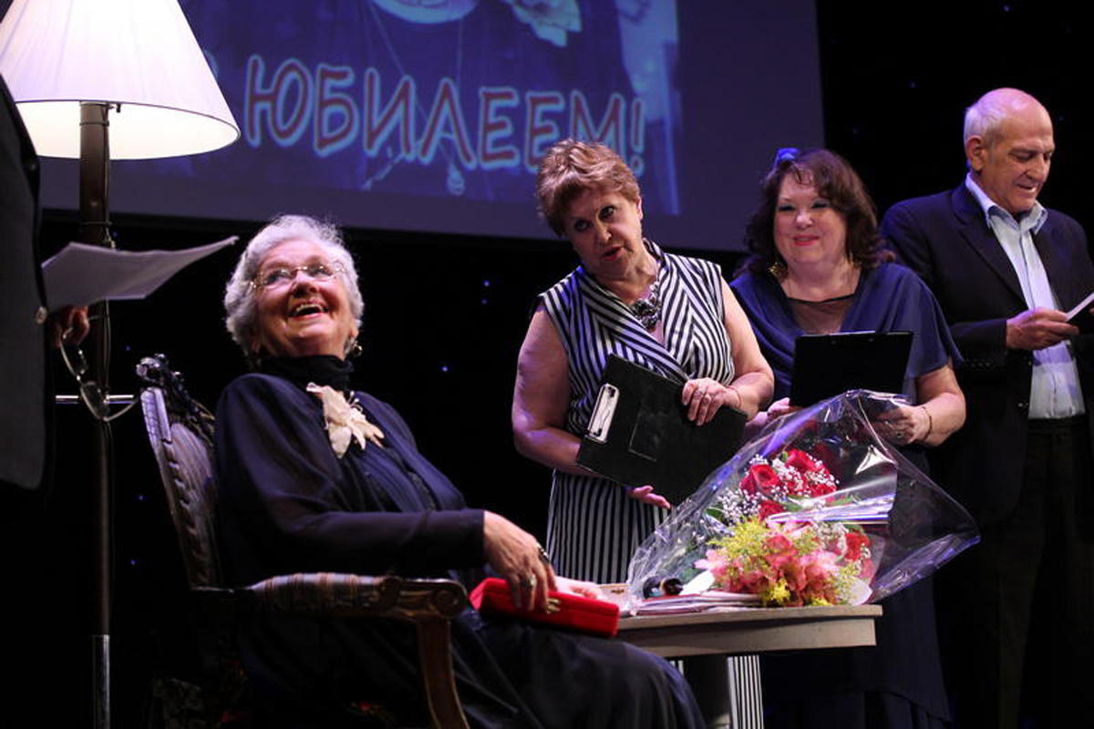 Поздравления из Израиля! Блистательная Дина Тумаркина о родном театре в Баку (ФОТО)