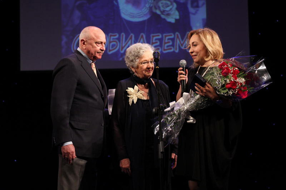 Поздравления из Израиля! Блистательная Дина Тумаркина о родном театре в Баку (ФОТО)