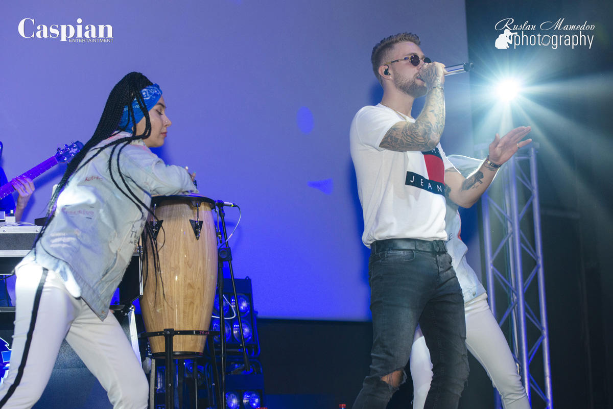 Егор Крид вызвал ажиотаж в Баку среди молодежи (ФОТО)