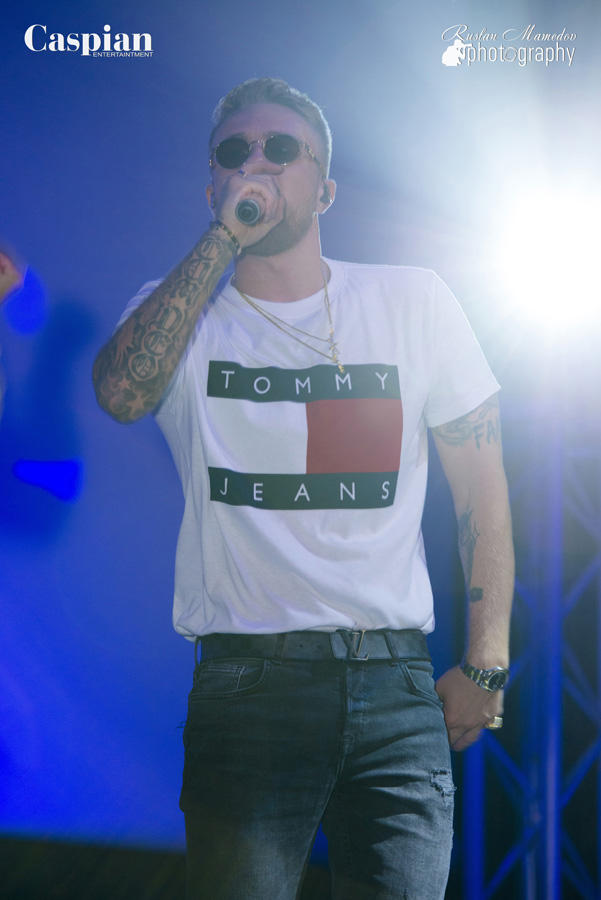 Егор Крид вызвал ажиотаж в Баку среди молодежи (ФОТО)