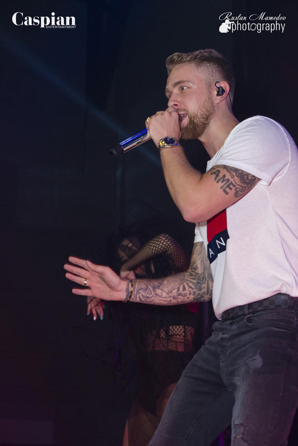 Егор Крид вызвал ажиотаж в Баку среди молодежи (ФОТО)