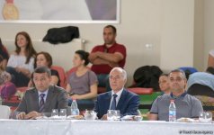 В Гёйчае проходит I Открытое первенство города по художественной гимнастике (ФОТО)