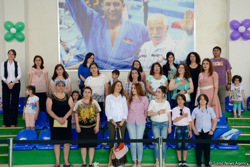 В Гёйчае проходит I Открытое первенство города по художественной гимнастике (ФОТО)