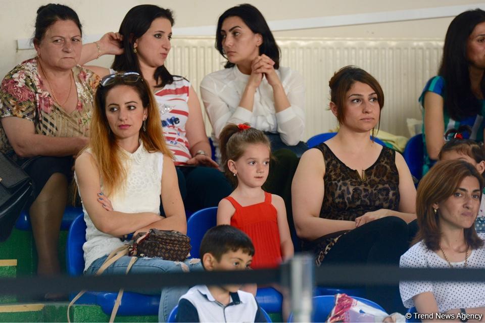 В Гёйчае проходит I Открытое первенство города по художественной гимнастике (ФОТО)