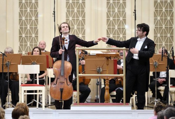 Аншлаг и лучшие музыканты: Эюб Гулиев выступил в России (ФОТО)