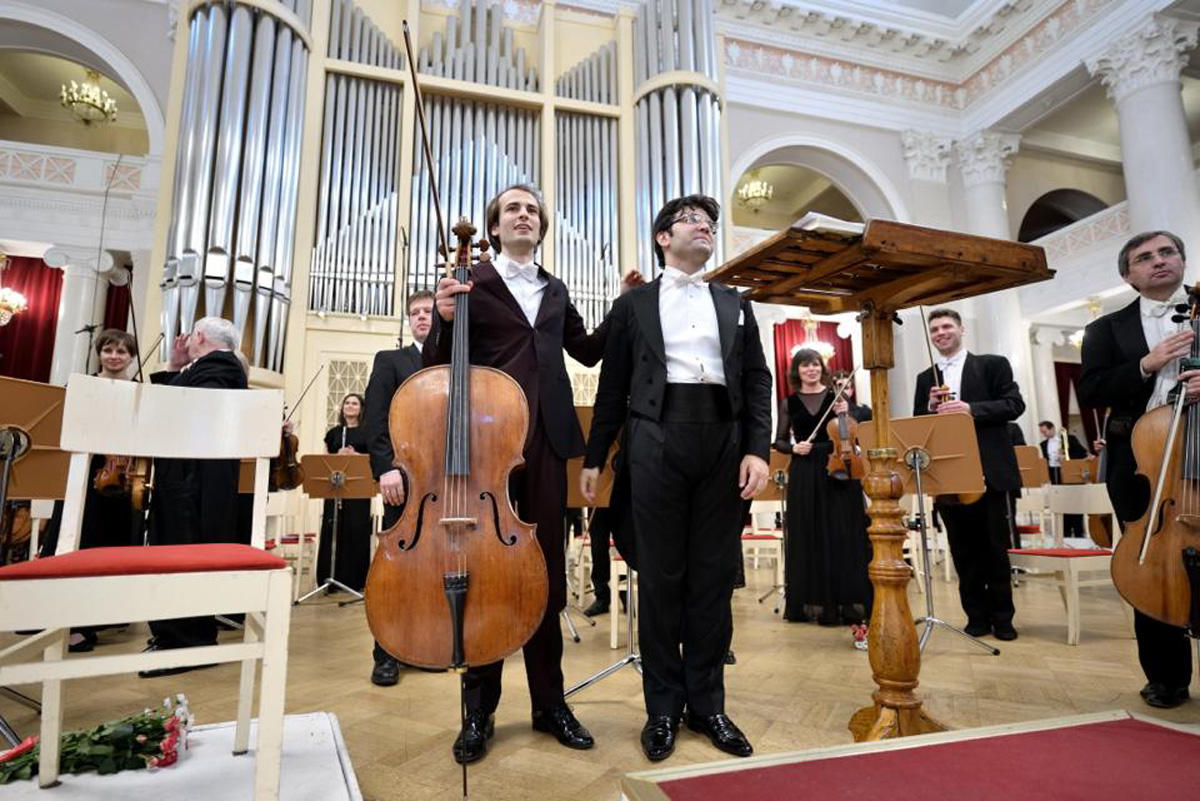 Аншлаг и лучшие музыканты: Эюб Гулиев выступил в России (ФОТО)