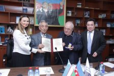 В Баку изучают творчество народного поэта Узбекистана Джамала Камала  (ФОТО)