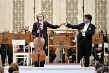 Аншлаг и лучшие музыканты: Эюб Гулиев выступил в России (ФОТО)